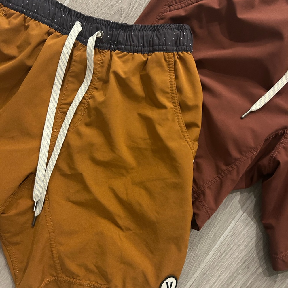 Men's Vuori Shorts- Small- Like New - Picture 2 of 4